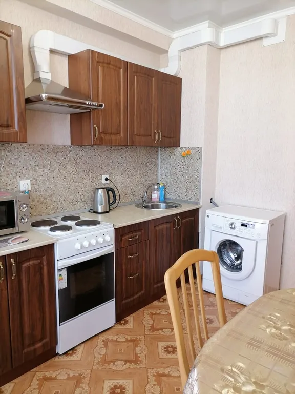 Напротив Ледового Дворца