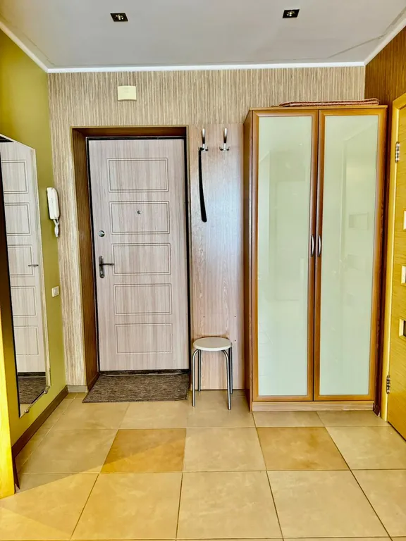 Студия с панорамным видом на реку в центре