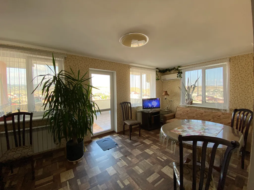 Нестандартная квартира терраса вид на горы недалеко от моря