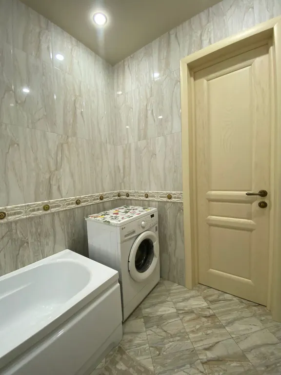 Уютная светлая квартира у моря с красивым видом из окон