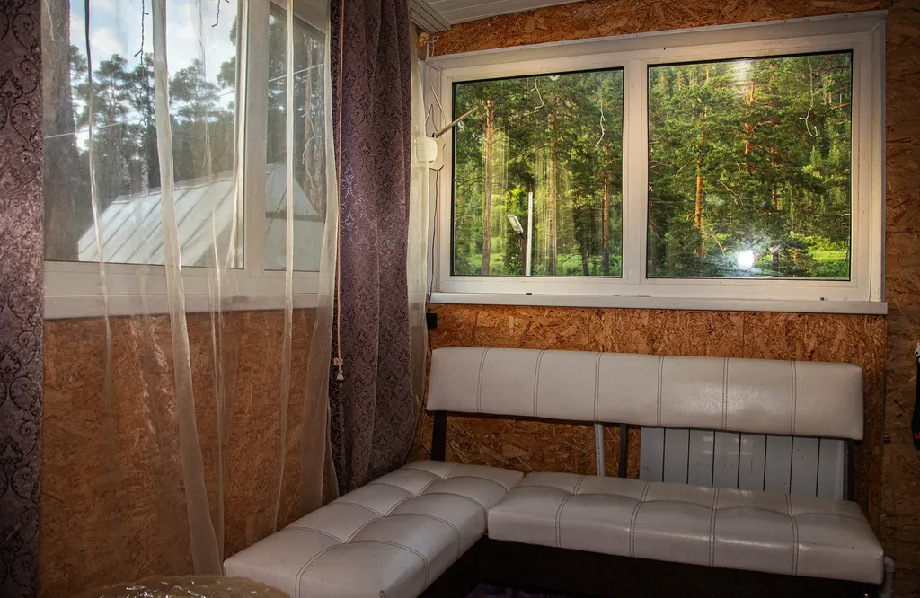 Дом Романтика у реки