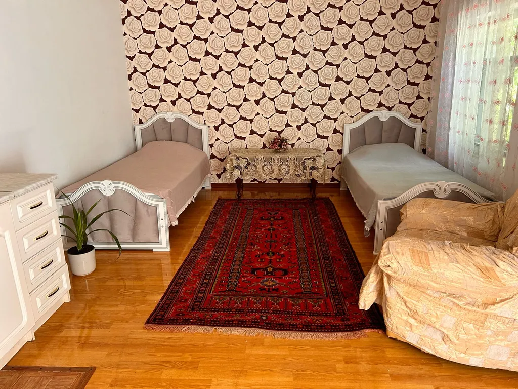 Комната с отдельным входом и двориком сдается женскому полу