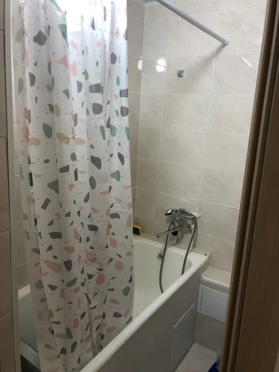 Трёхкoмнaтная квартира в 2 минутaх xодьбы от мopя