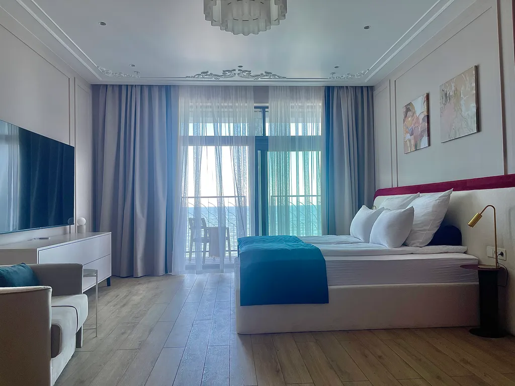 Студия на первой линии, вид на море