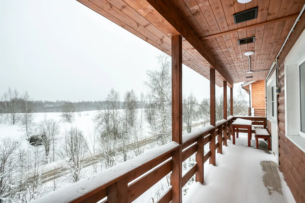 Коттедж Дом Ереван с балконом и открытой верандой в Кикино на Веле — Кикино