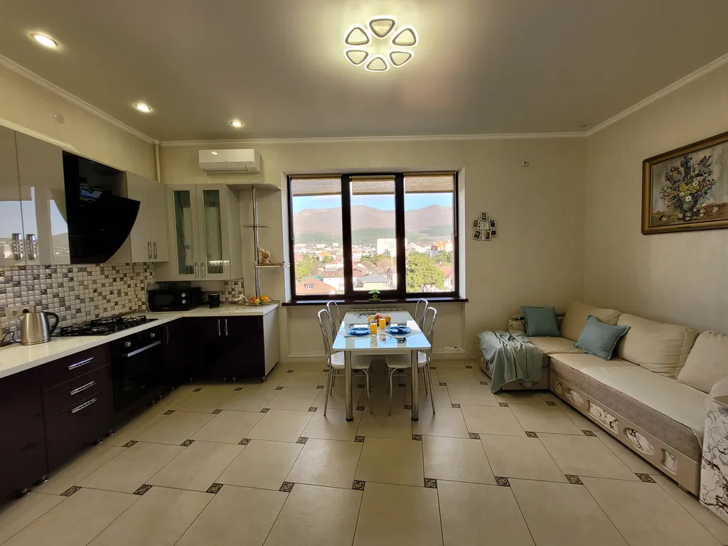 Квартира Квартира Просторная евродвушка около моря — Геленджик