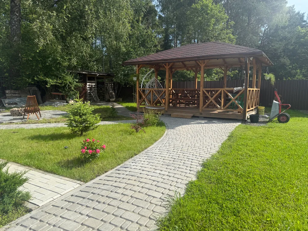 Уютная дача у леса