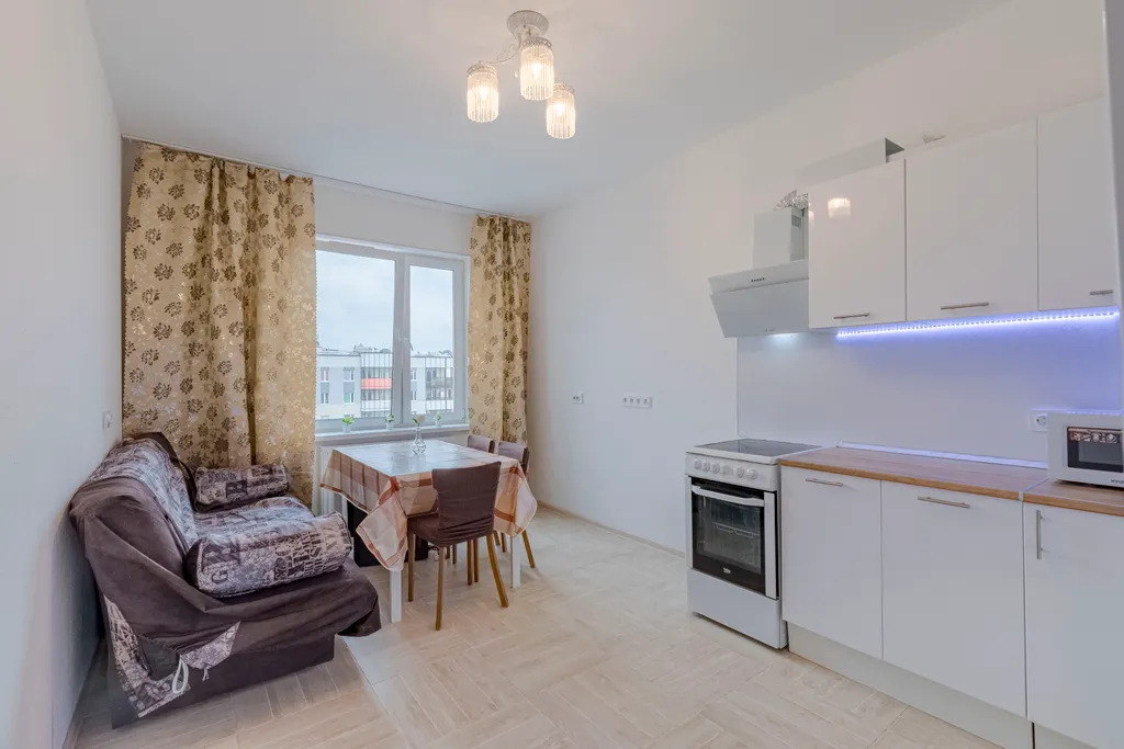 Квартира Квартира Евротрёшка в новом ЖК в английском стиле — Бугры