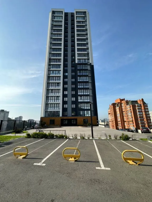 Студия в центре с видом на Золотой мост, город, море