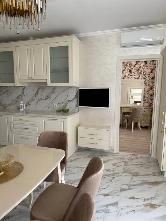 Апартаменты первая линия, Любимовка