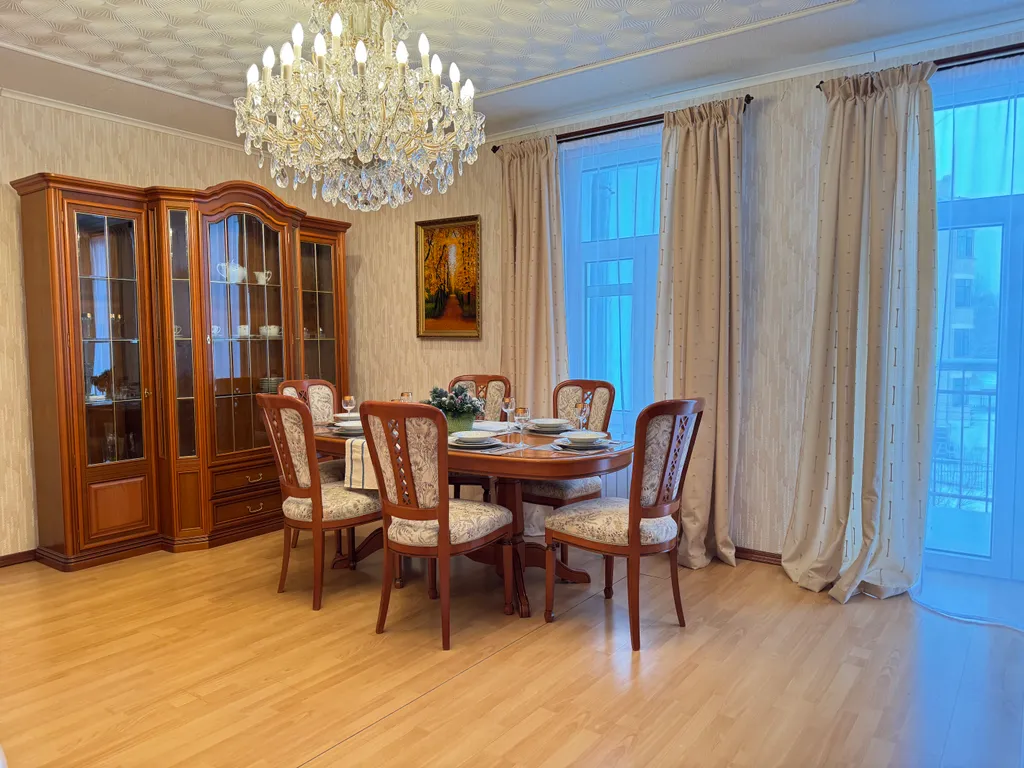 3х-комн, Купеческая роскошь на Набережной, исторический центр