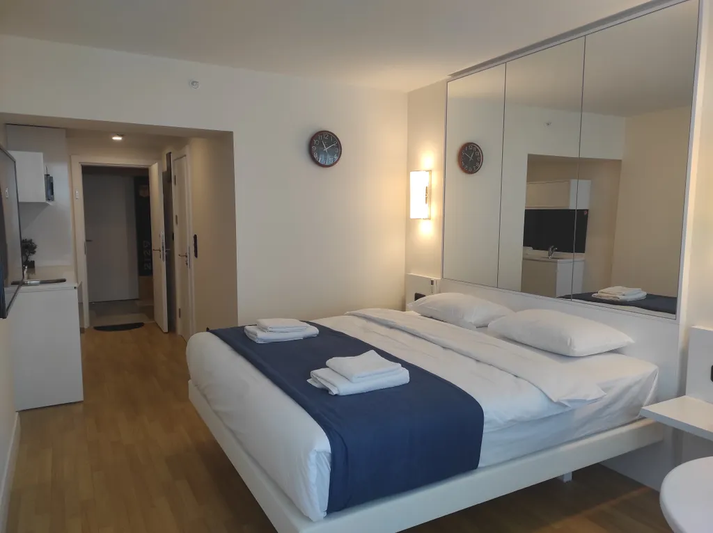 Солнечные апартаменты на берегу моря