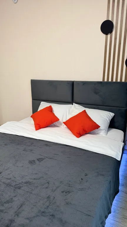 Стильная квартира-студия в новом доме микрорайона Парковый