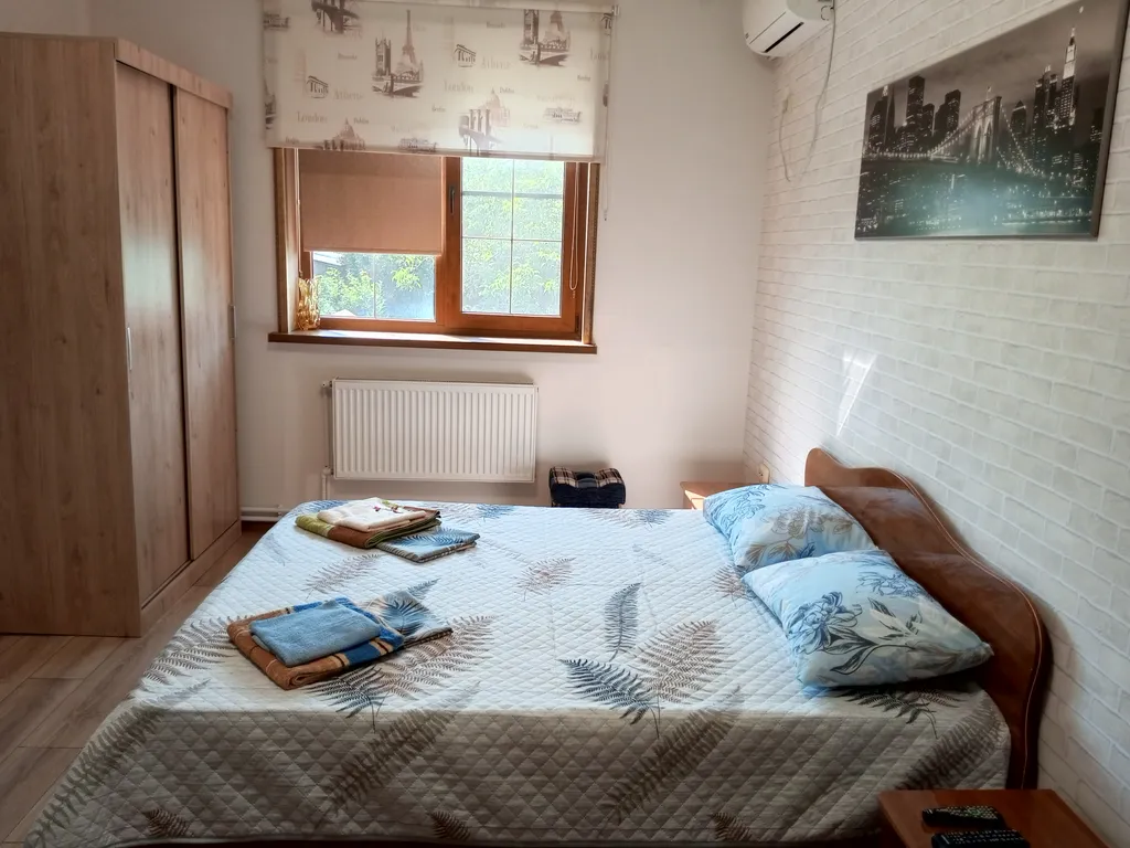 Квартира Просторная квартира в 5 минутах от моря с отдельным входом — Геленджик