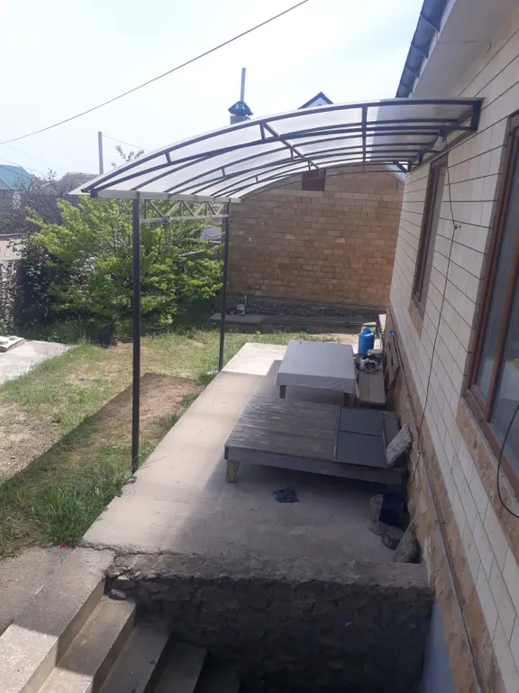 Красивый дом у моря