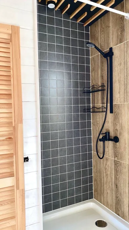 Коттедж Новый дом с баней и уличной джакузи — Ефимово