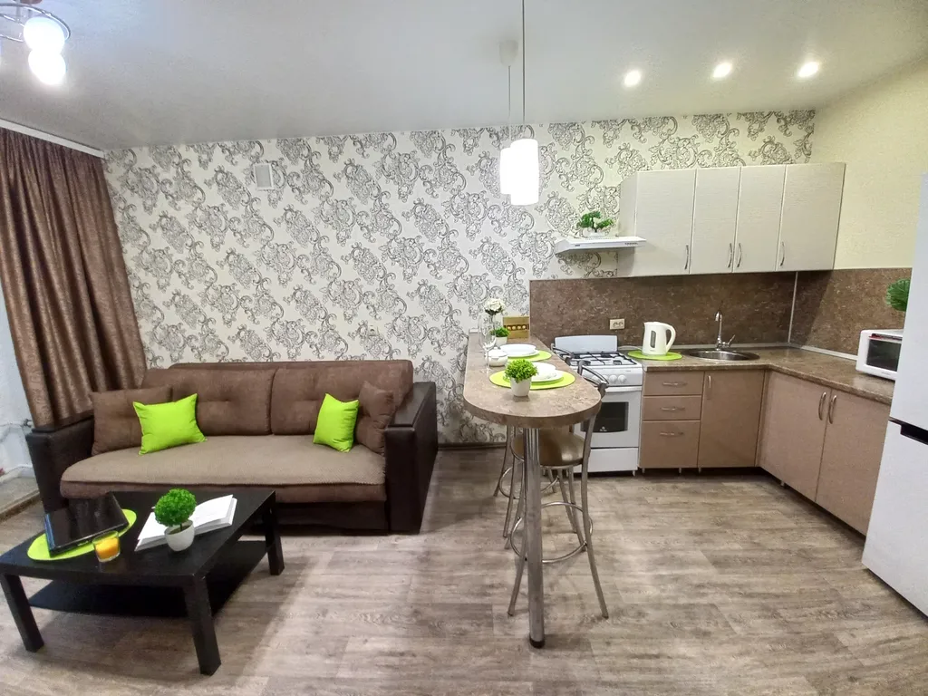 Евродвушка с панорамным остеклением рядом с зоопарком