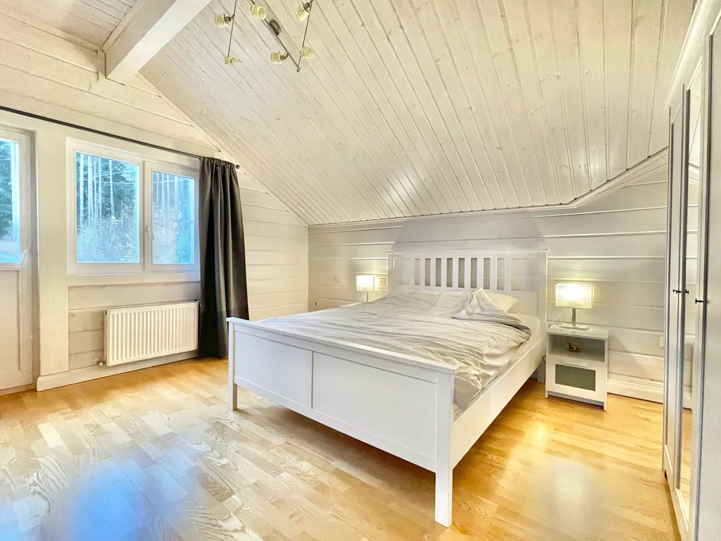 Коттедж Успех с 5 спальнями, сауной и камином