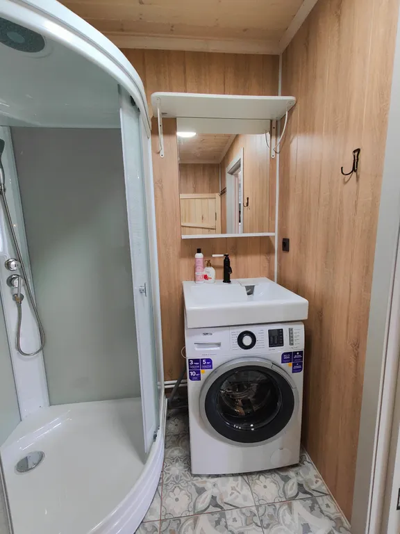 Дом с сауной рядом с лесом и озером