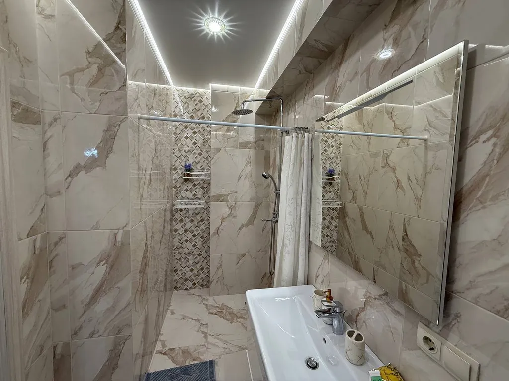 Орхидея – евродвушка у моря с открытым бассейном на территории