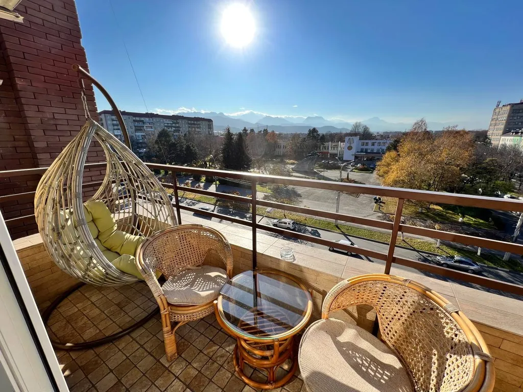 Студия в центре возле танка