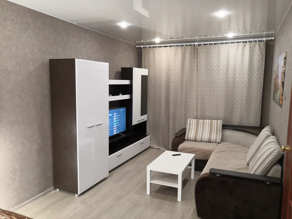 Однушка у склона