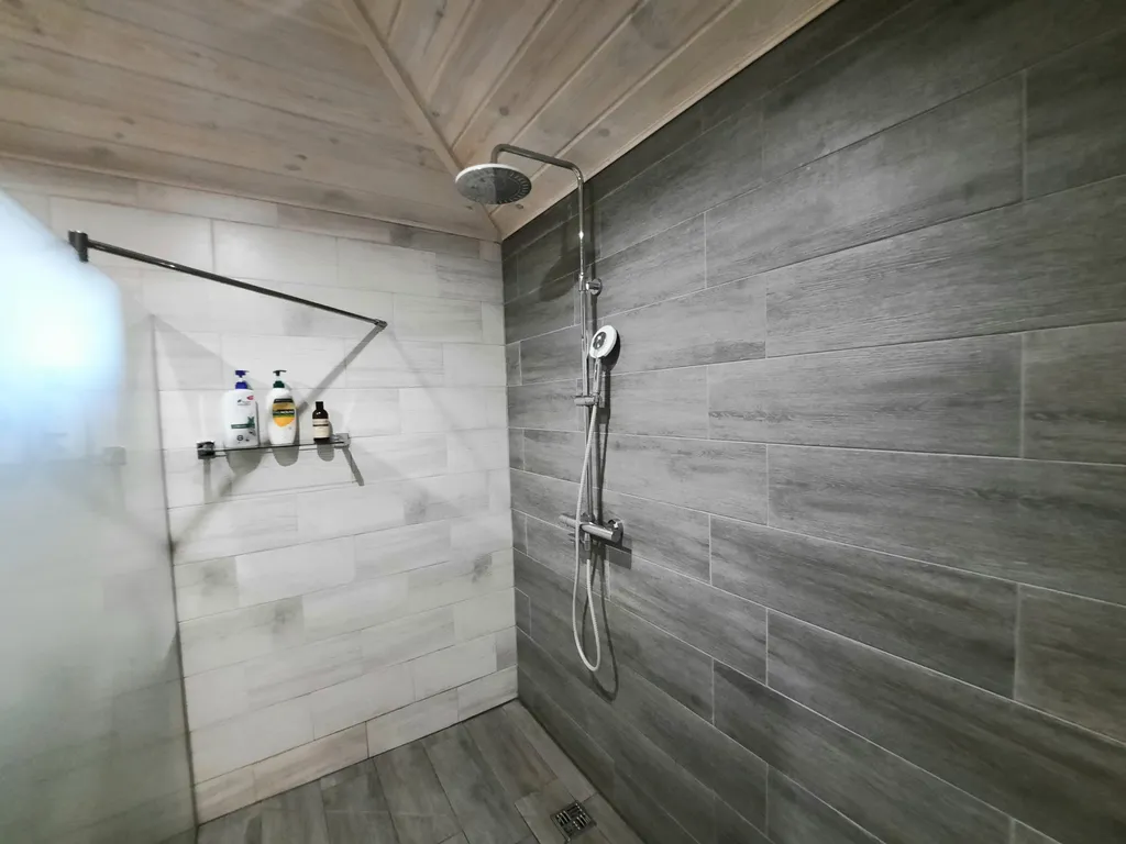 Уютный дом с дровяной баней и камином у Петергофа.