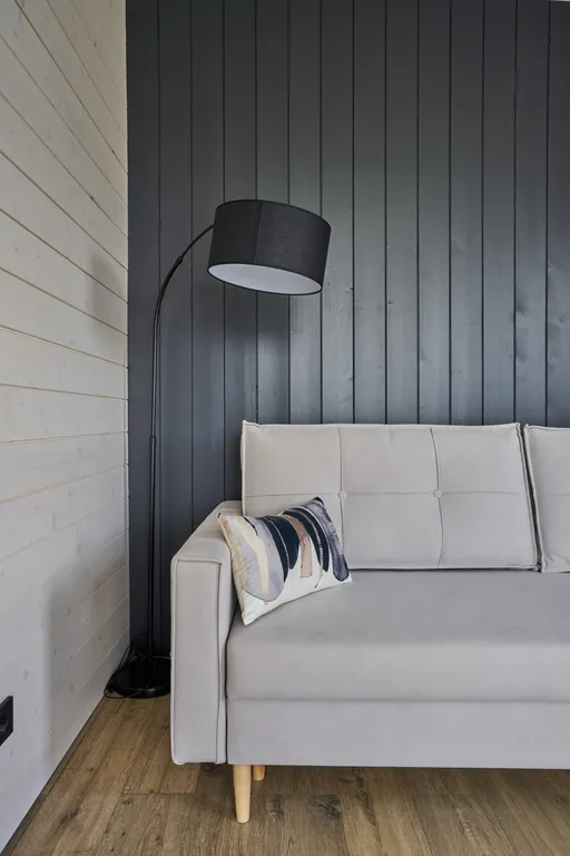 Просторный дом с сауной и камином в окружении леса и реки