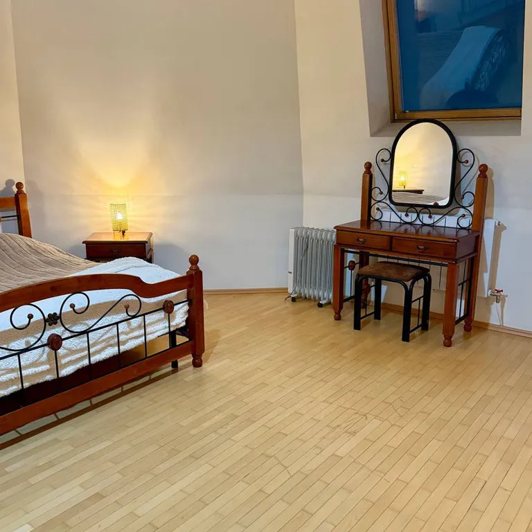 Просторная двухуровневая квартира с джакузи