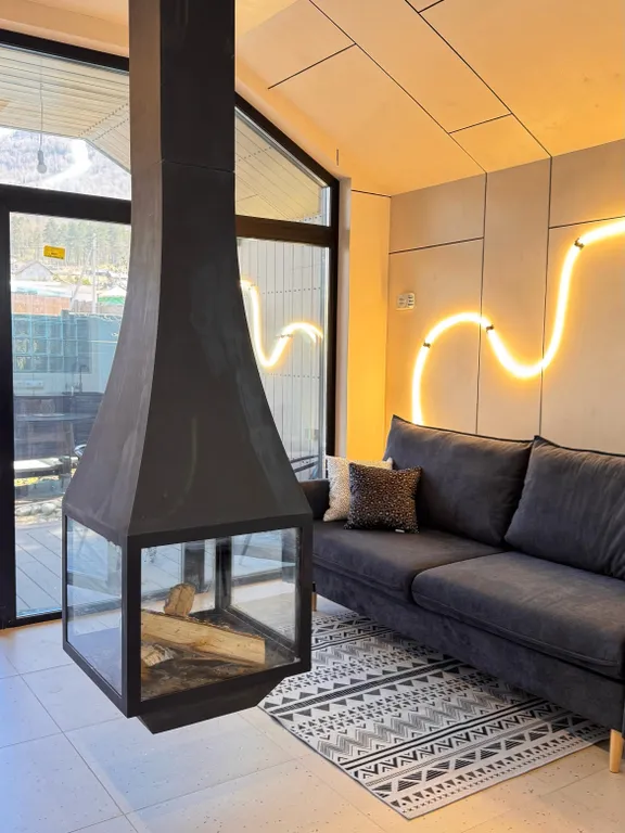 Дом с камином