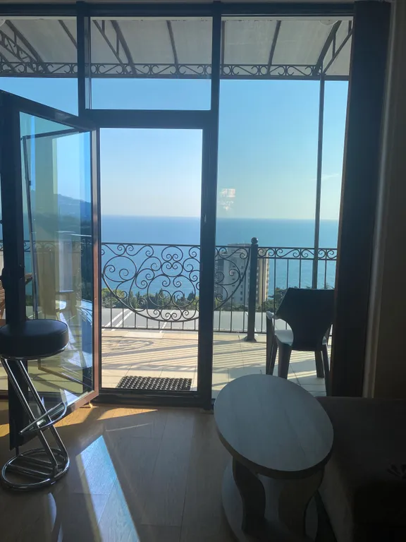 Студия с видом на море