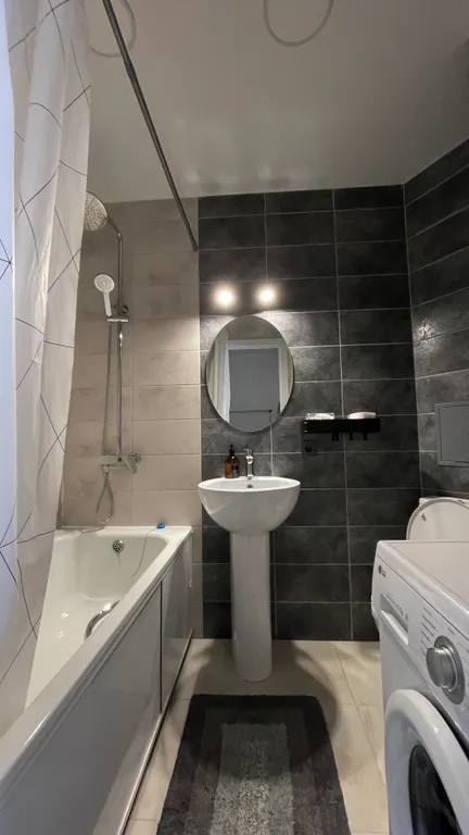 Квартира с дизайнерским ремонтом и кондиционером в центре города