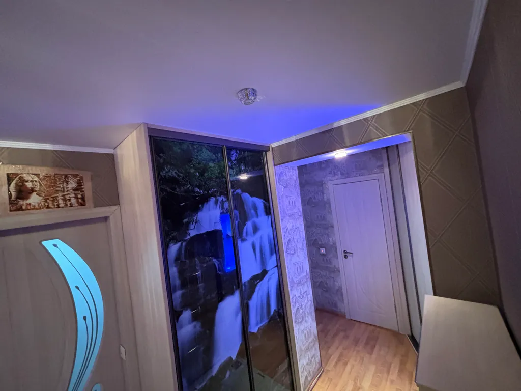 Трехкомнатная просторная квартира с хорошим ремонтом и планировкой