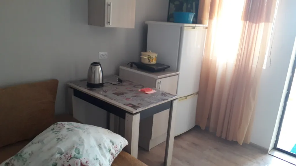 Уютный домик у озера