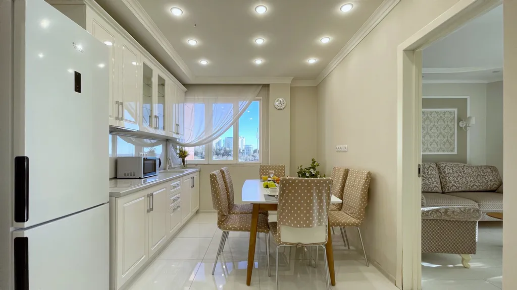 Квартира у моря с двумя спальнями и панорамным балконом