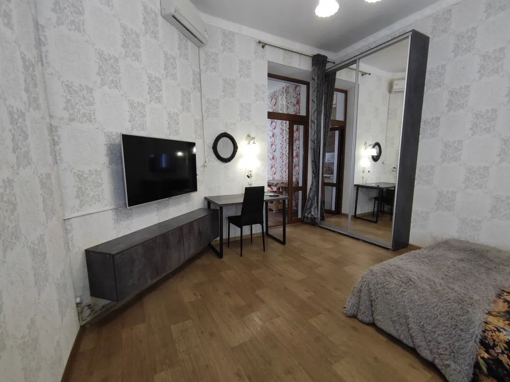 Однокомнатная квартира в центре курортной жизни Евпатории