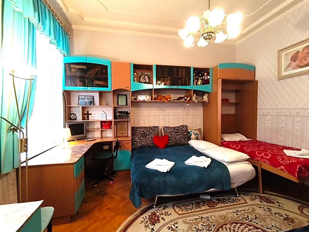 Центр. Тихо