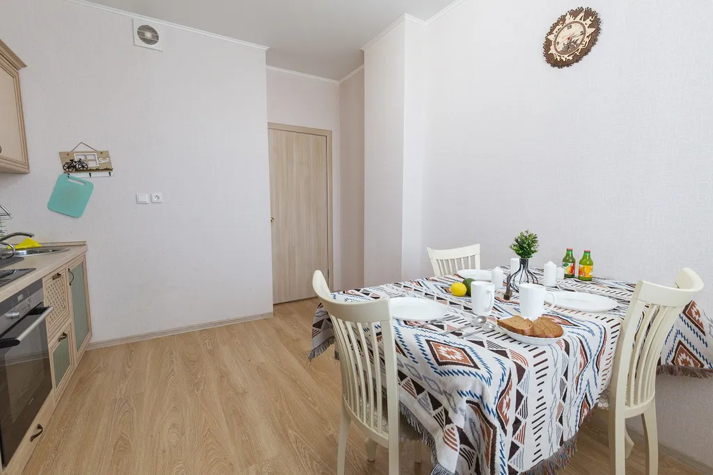 Однокомнатная квартира на Республике, 67