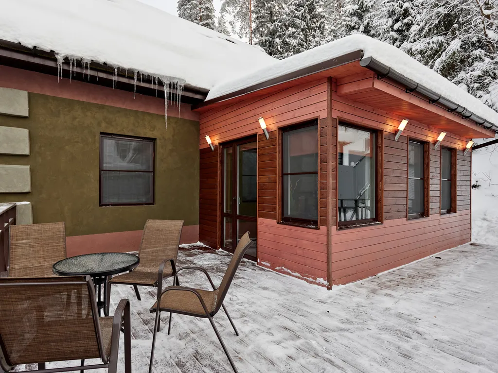 Красивый коттедж у озера для семьи в 20 минутах от города