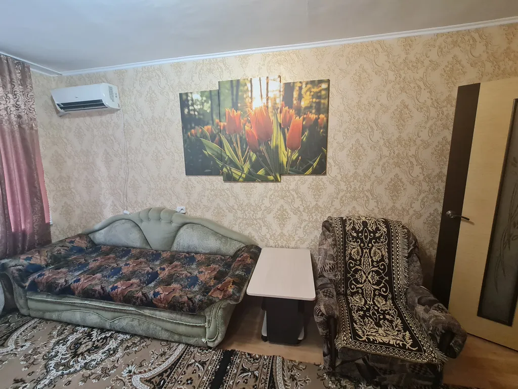 2-комнатная квартира на 1-м этаже в центре военного городка