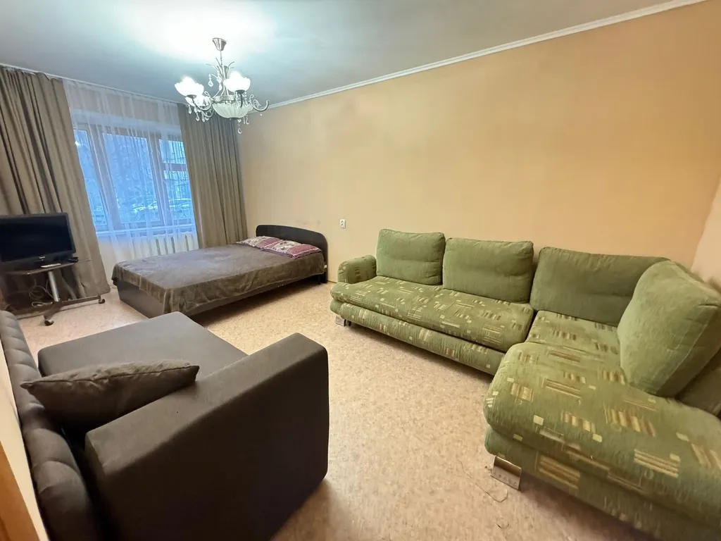 Бюджетная двухкомнатная квартира — аренда посуточно в Ачинск