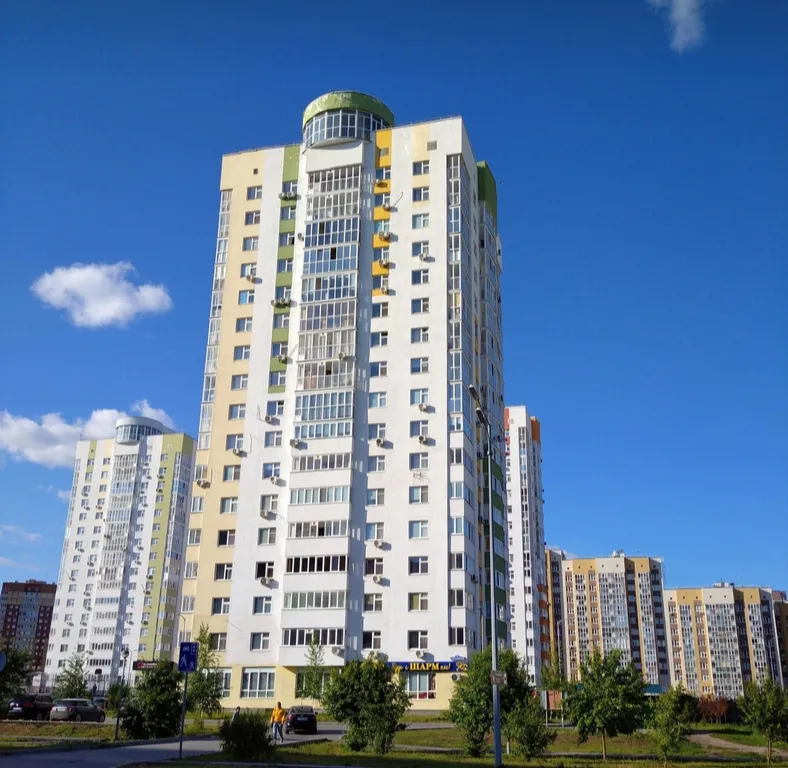 Квартира Большая уютная квартира жк времена года трц кристалл — Тюмень