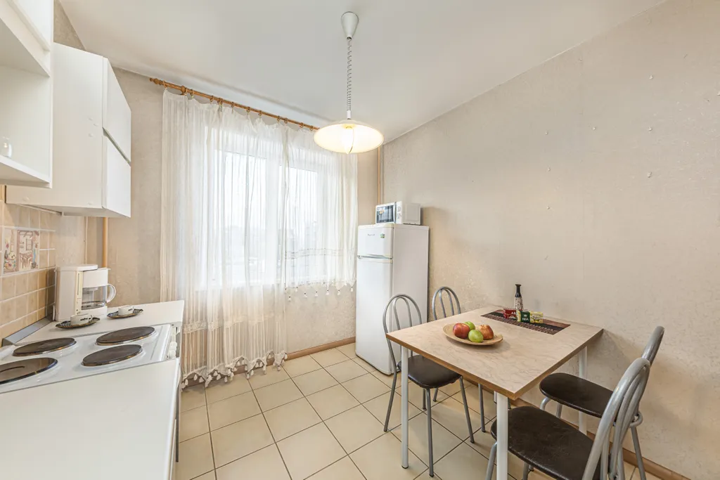 3-комнатная ближе к центру уютная большая квартира