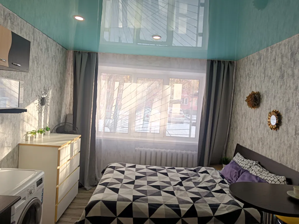 Студия для 2 человек у метро золотая нива