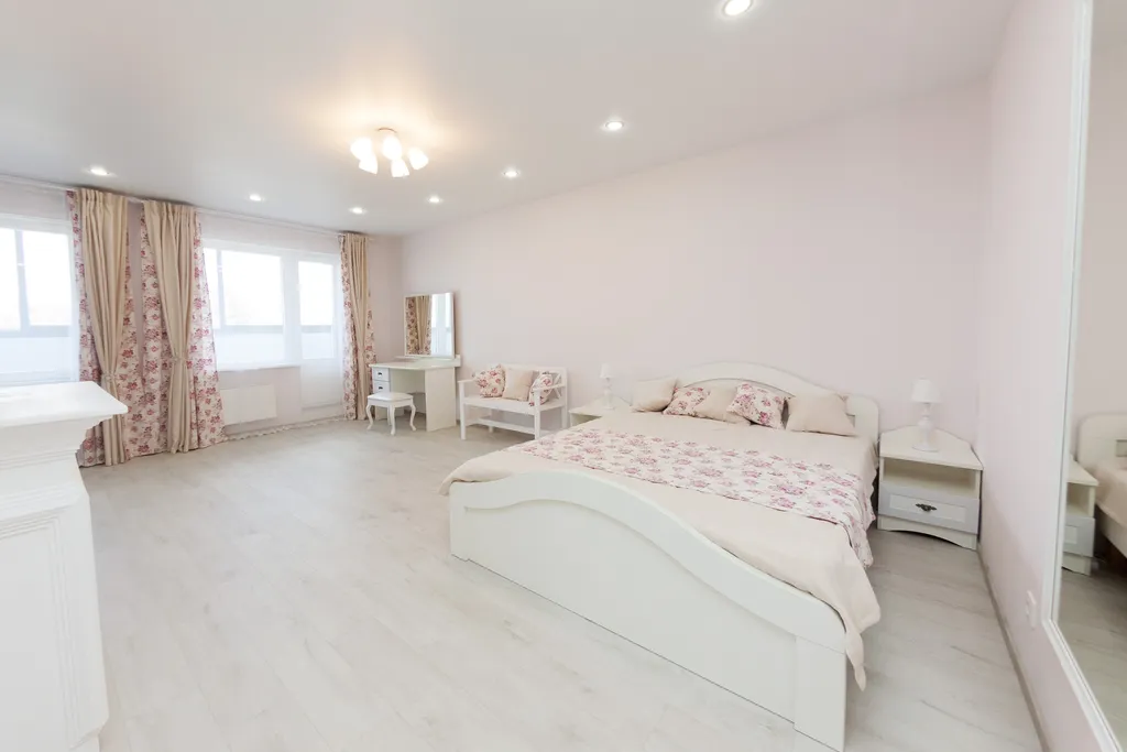 Красивая студия с видом на озеро в расширенном центре