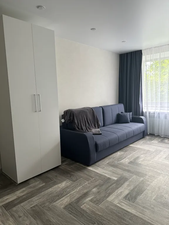 Квартира в тихом приморском районе, в тени деревьев