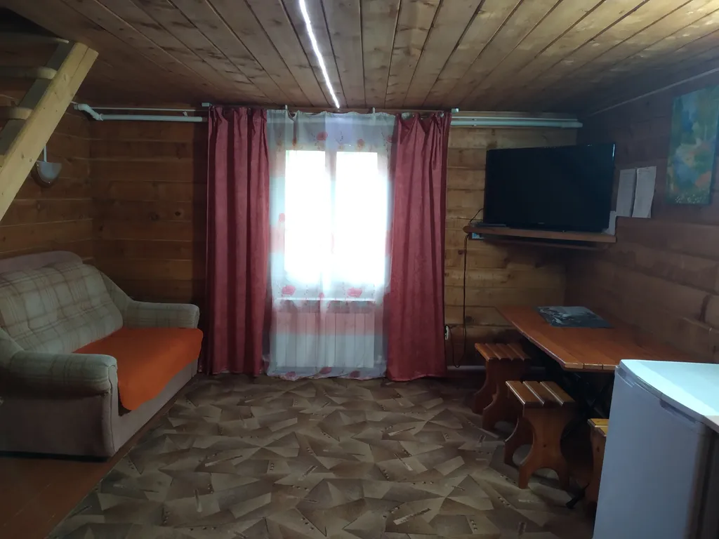 Коттедж в близи озера Ая