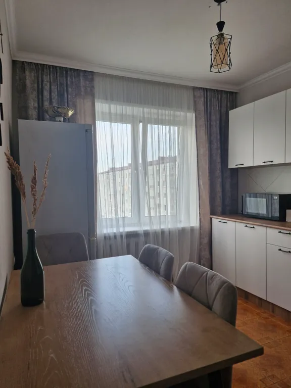 Квартира Трёхкомнатная квартира, удобное расположение! 3 отдельные комнаты. — Владикавказ