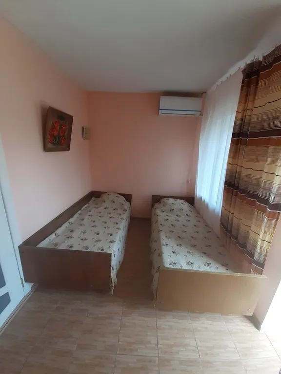 Уютный двухместный домик с тенистым двором