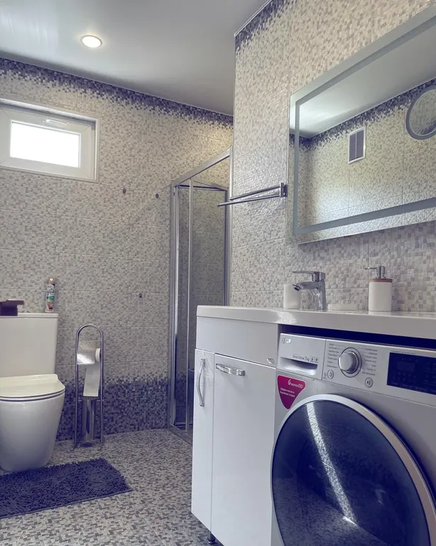 Большой дом в Евпатории со своим двором